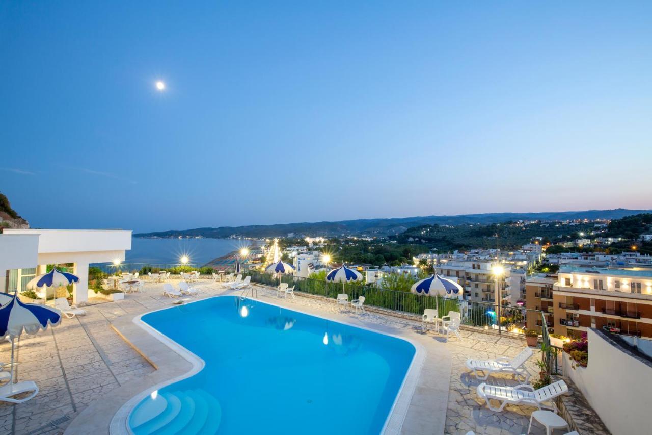 Svevo Sea House Aparthotel Vieste Bagian luar foto