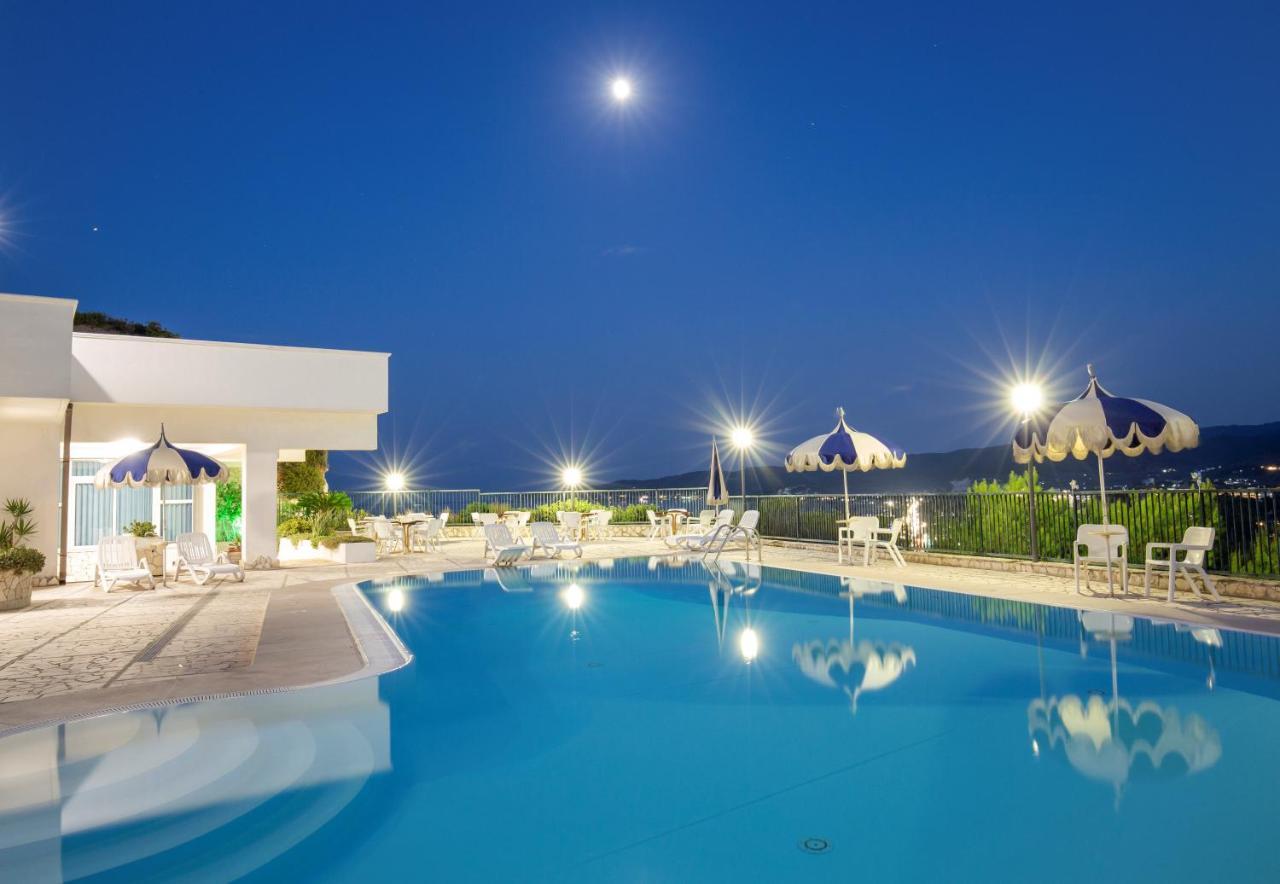 Svevo Sea House Aparthotel Vieste Bagian luar foto