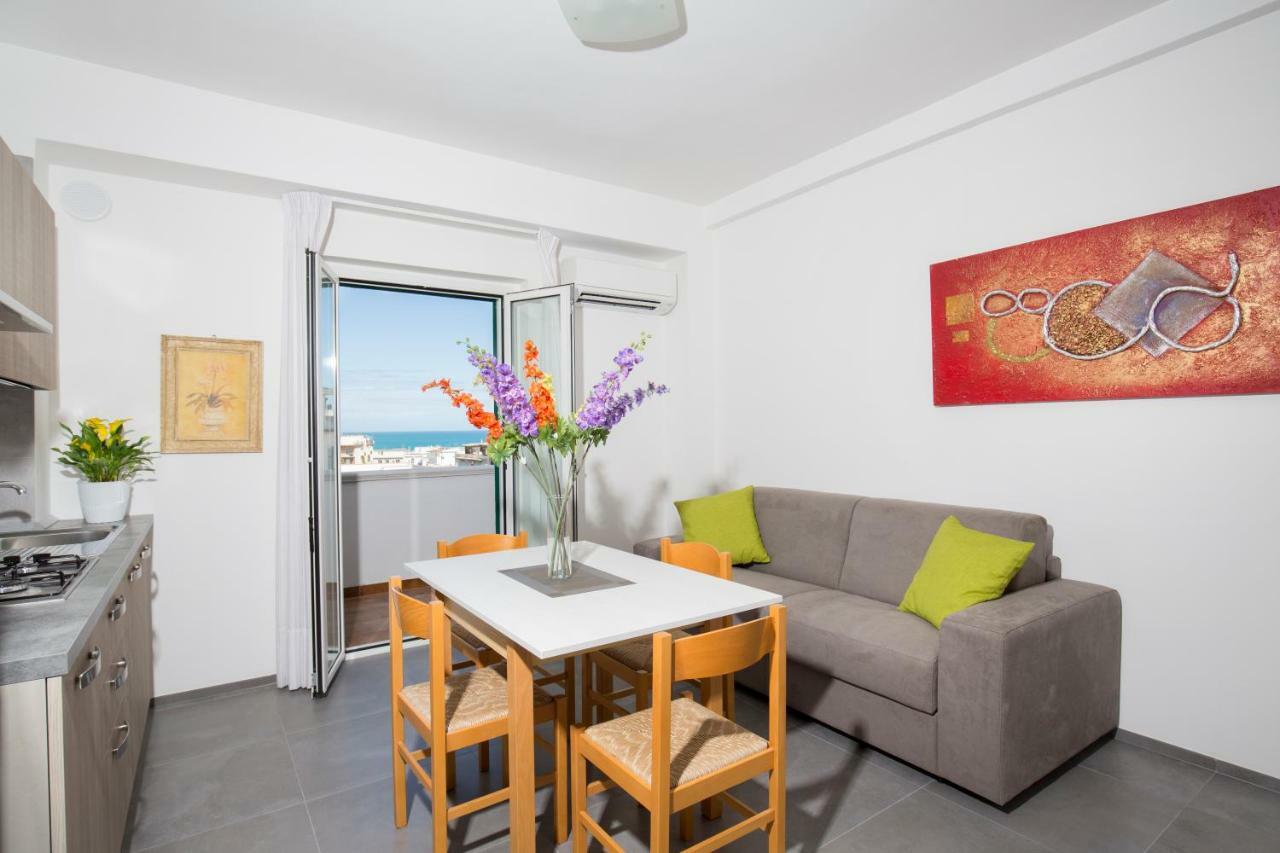 Svevo Sea House Aparthotel Vieste Bagian luar foto