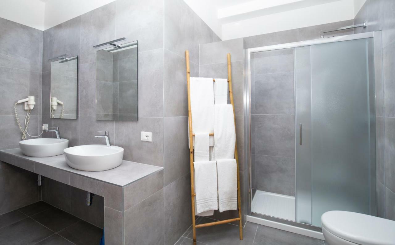 Svevo Sea House Aparthotel Vieste Bagian luar foto