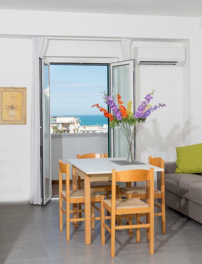 Svevo Sea House Aparthotel Vieste Bagian luar foto