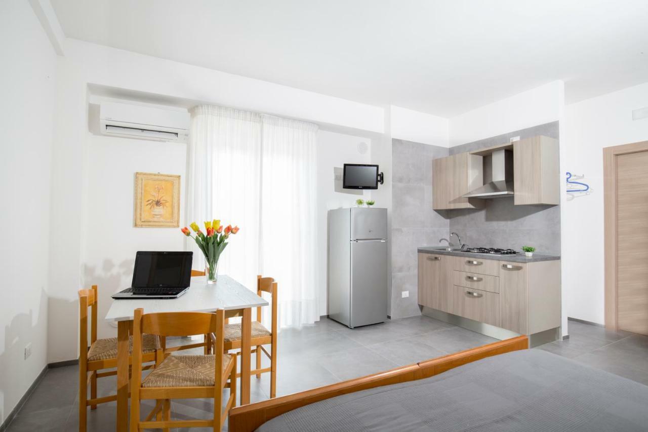 Svevo Sea House Aparthotel Vieste Bagian luar foto